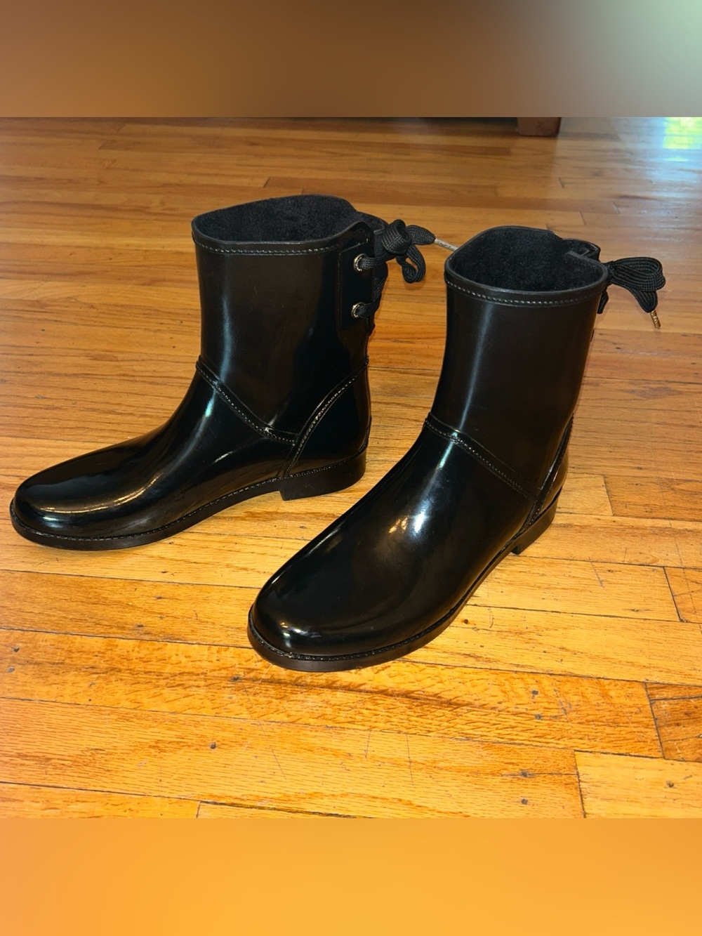 Michael Kors Larson Glossy Black Rain Booties w Lace-Back Detail Women’s Sz 10